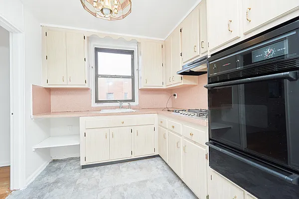 Sold by Compass | media 24