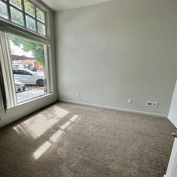 120 S Pikes Peak Ave — Photo 2