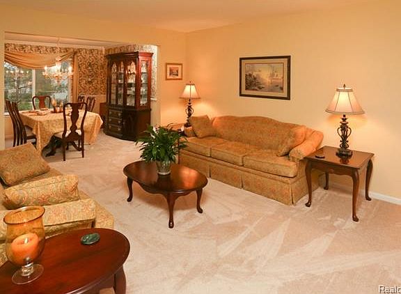 4th image of 6034 Christina Dr