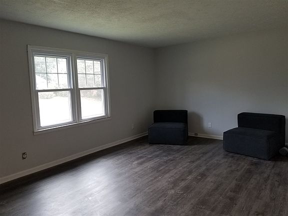 2nd image of 200 Lavender St