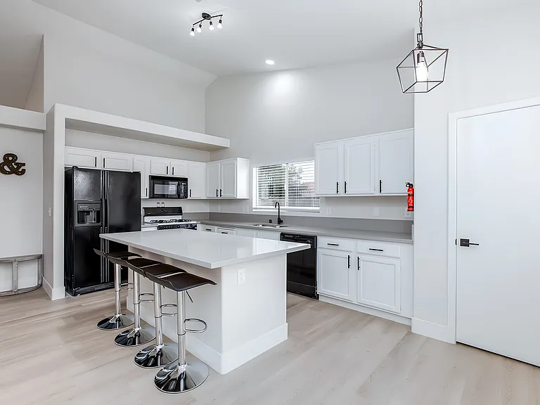 Kitchen/dining