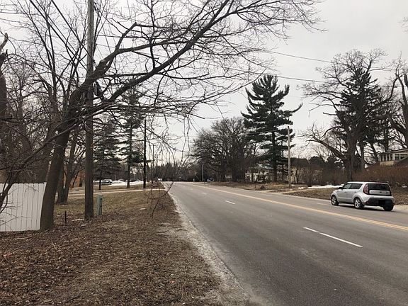 5th image of 317 N Lincolnway