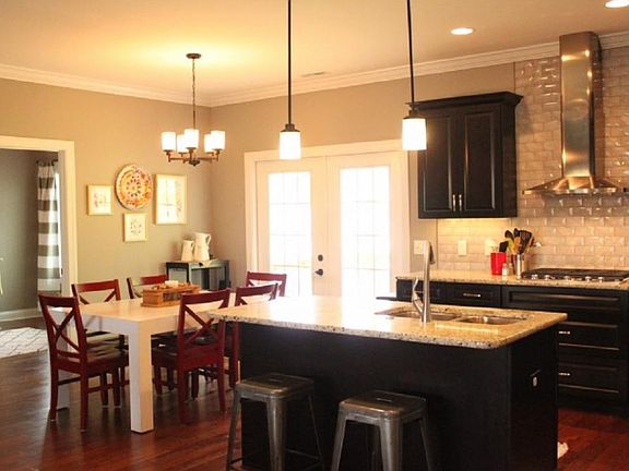 5th image of 2819 Wallace Ct