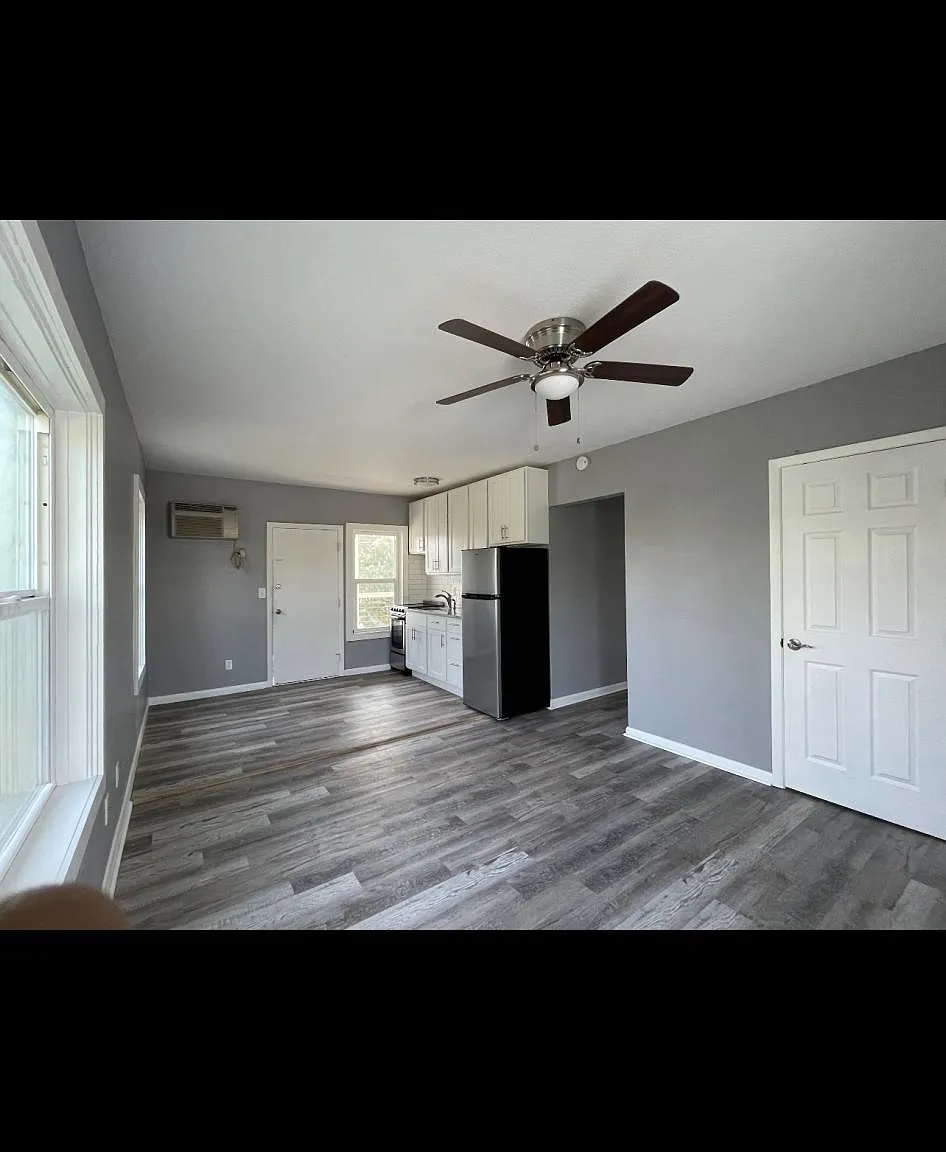 1 bed, $1,295 — Photo 2