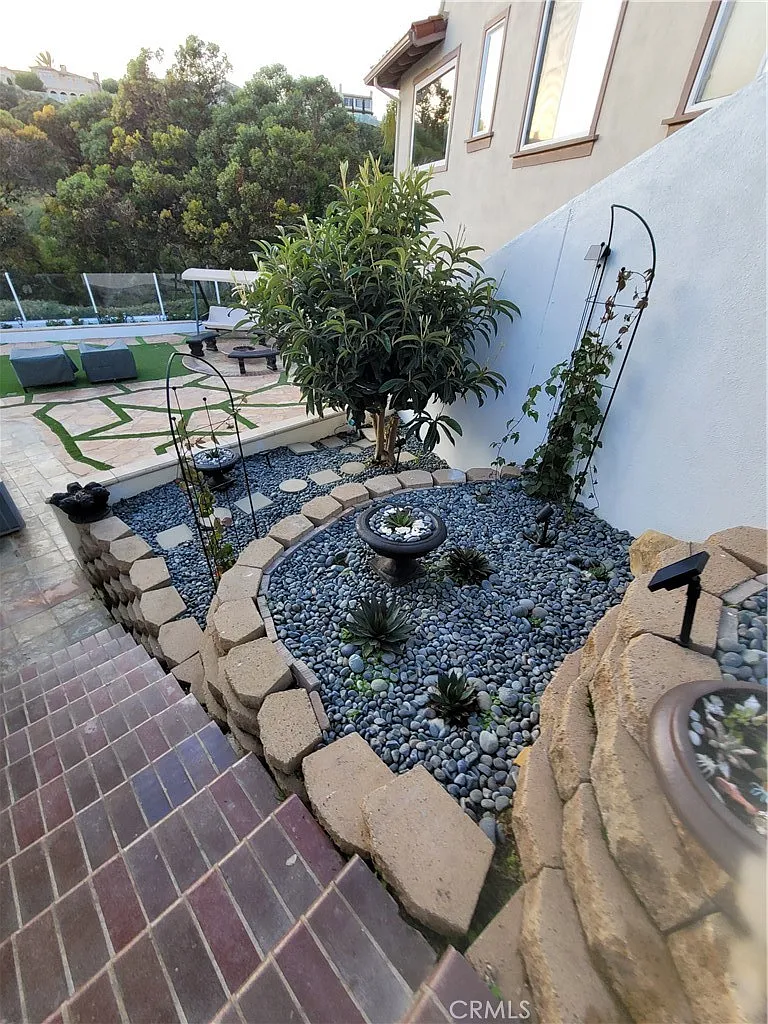 4 bed, 3.5 bath, 3000 sqft, $13,800 — Photo 4