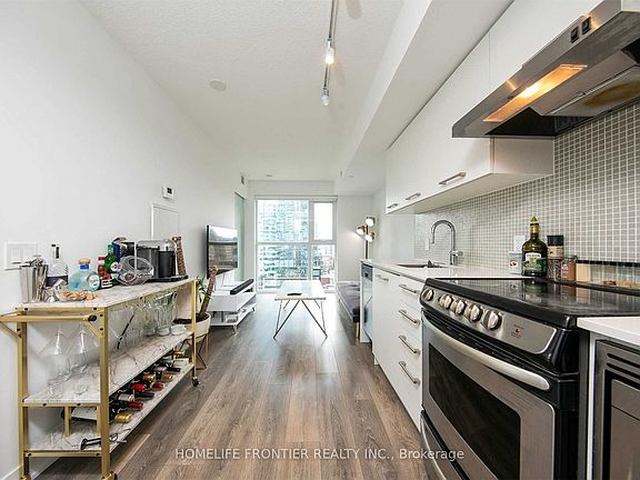 4th image of 87 Peter St Unit 1103