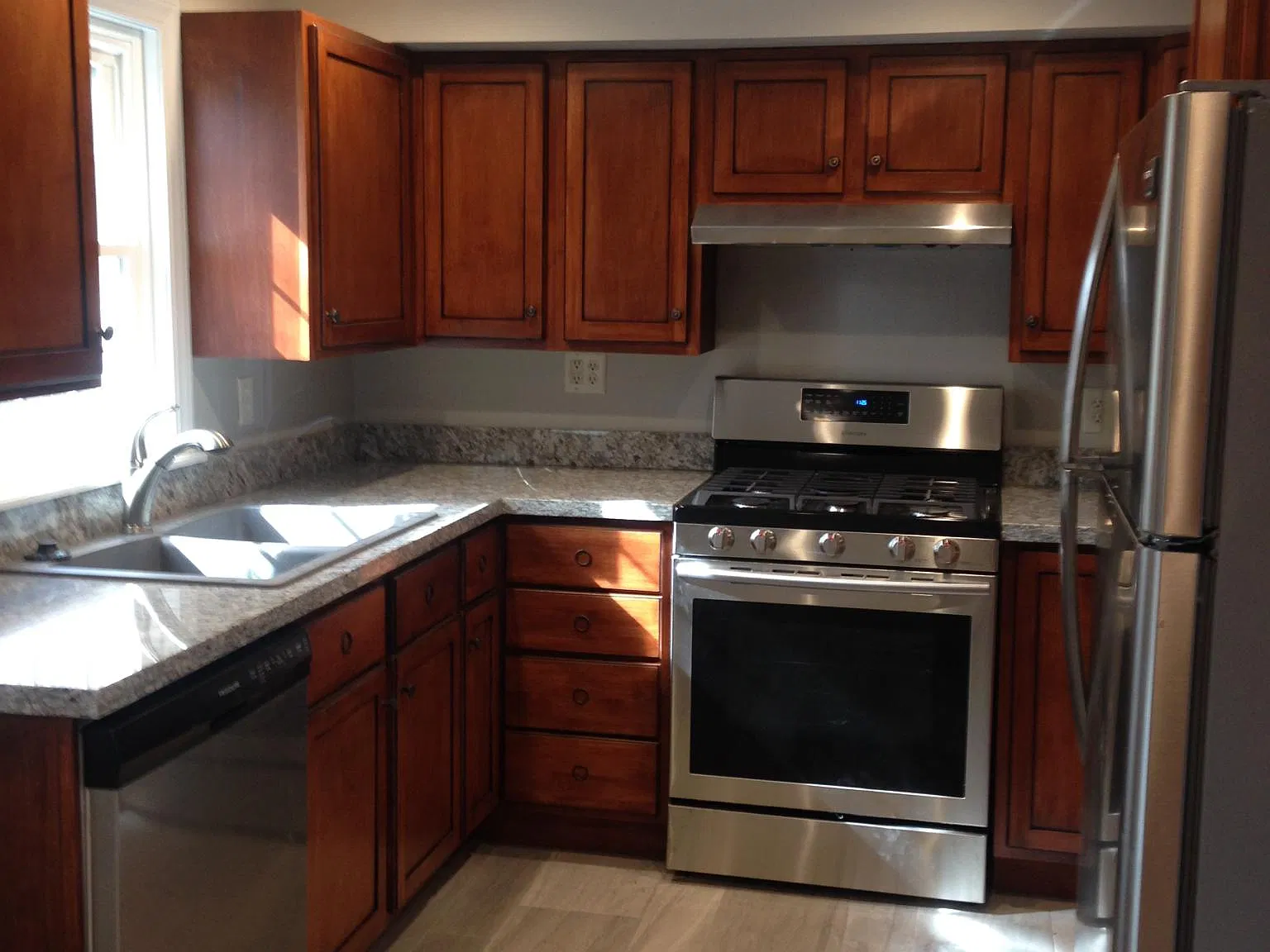 216 E Vermilya Ave — Photo 3