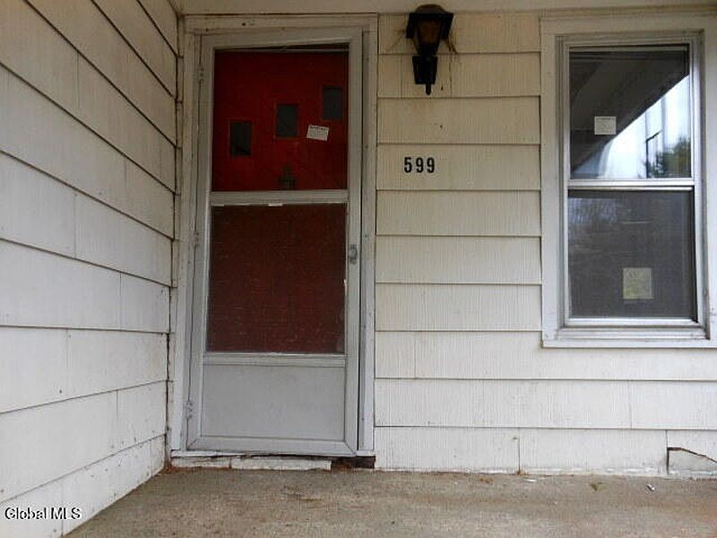 5th image of 599 High Street