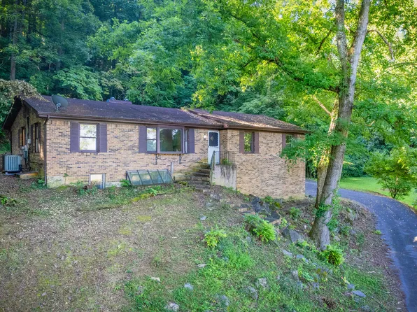 157 Shadow Grove Cir, Bristol, VA 24201