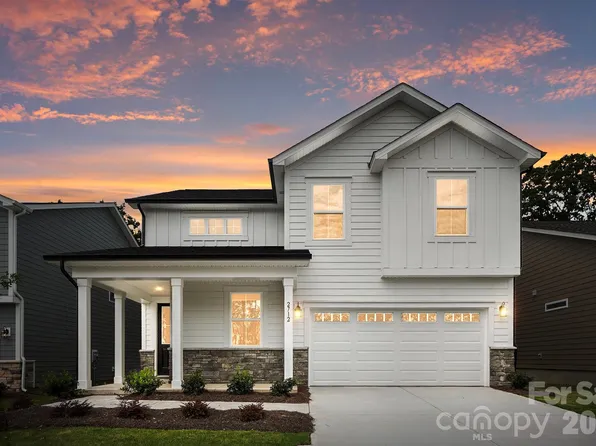 2712 Phoenix Ct, Gastonia, NC 28052