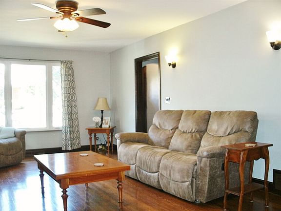5th image of 1617 E Crittenden Ave