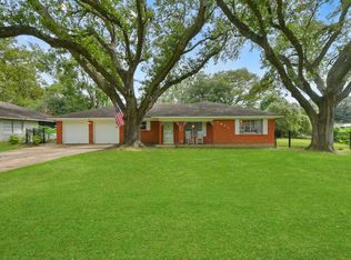 1611 Austin St, La Marque, TX 77568