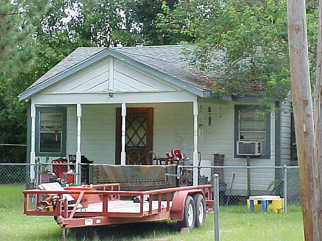 1st image of 5 Poinsettia Ln