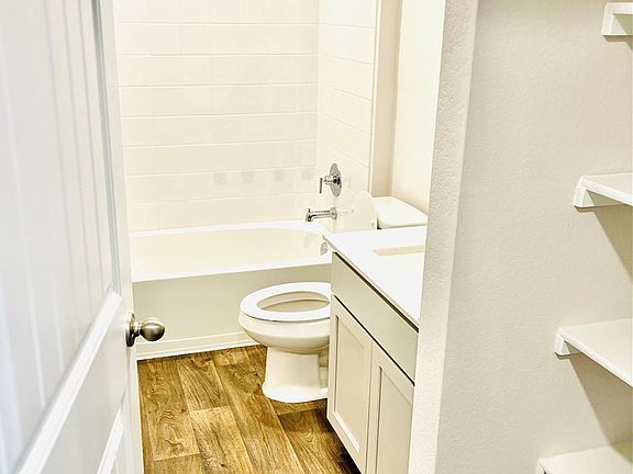 4th image of 1420 London Way