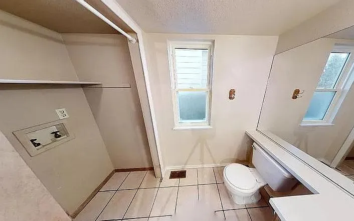 7836 Scarborough Dr — Photo 35