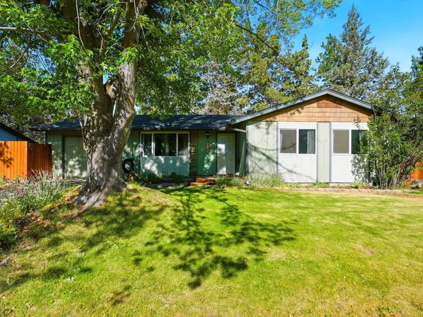 823 SE Polaris Ct, Bend, OR 97702