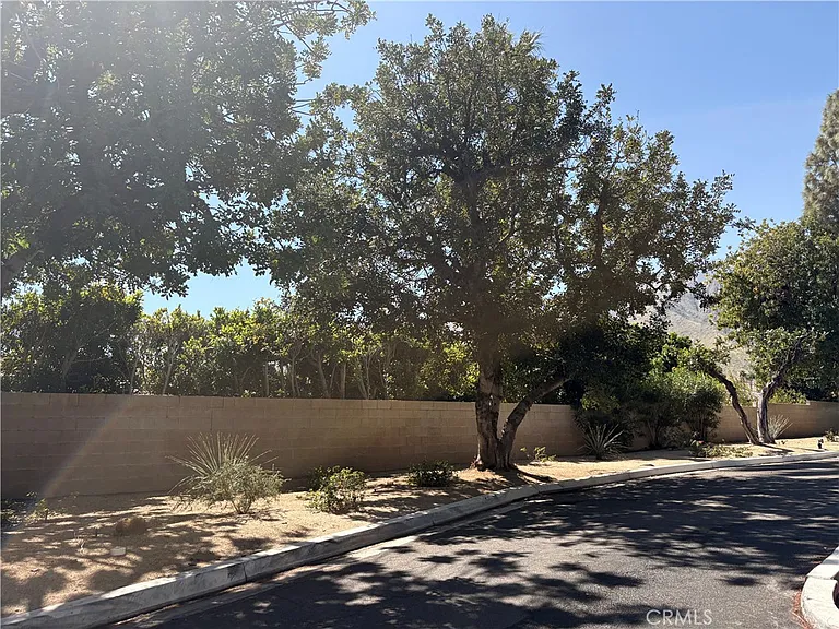 510 N Villa Ct — Photo 35