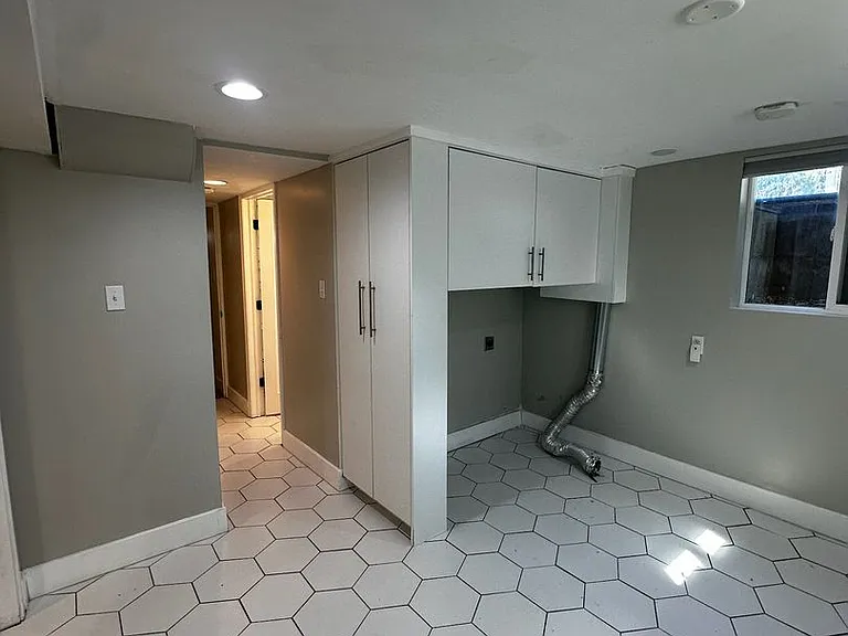 1638 E 3150 S — Photo 12