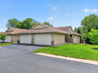 833 White Oak Ct, New Brighton, MN 55112