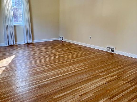 5th image of 154 Wyndmoor Rd