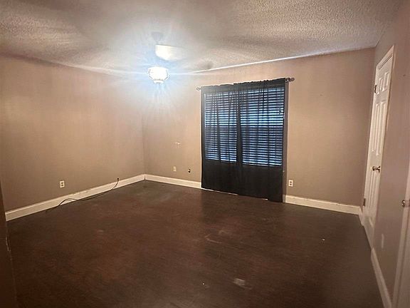 4th image of 5410 Forest Hills Ln