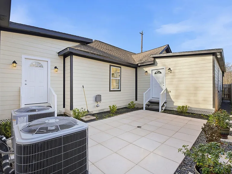 3911 Fulton St — Photo 35