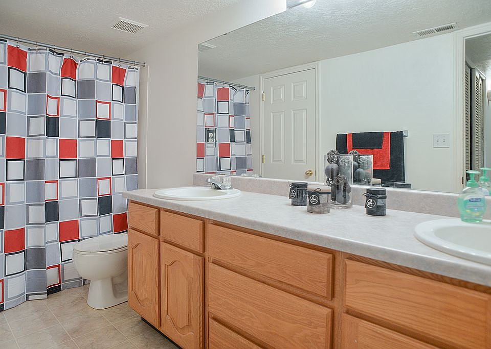 2nd image of 2894 S Woodbrook Ln
