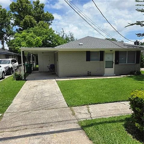 Building Photo - 721 Phlox Ave