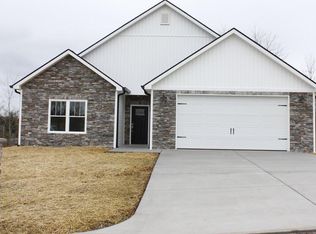 115 Fox Ridge Dr, Mount Carmel, TN 37645