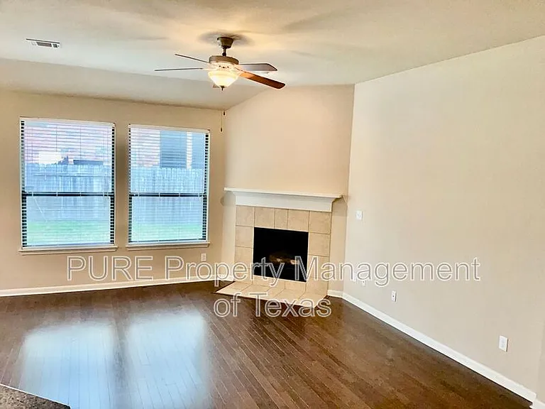 117 Cascada Ln — Photo 3