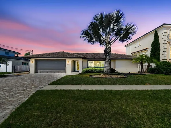 340 Palm Is NE, Clearwater, FL 33767