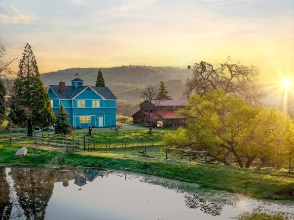 19327 McCourtney Rd, Grass Valley, CA 95949