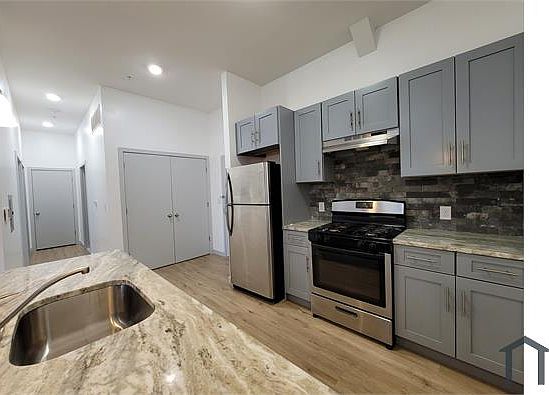 2nd image of 195 Lincoln Ave #204