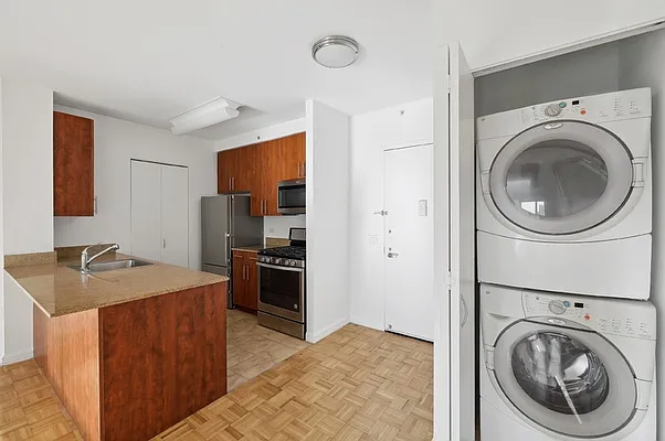 Rented by Greystar | media 2