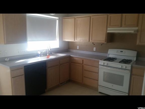 3rd image of 34 E Merion Dr