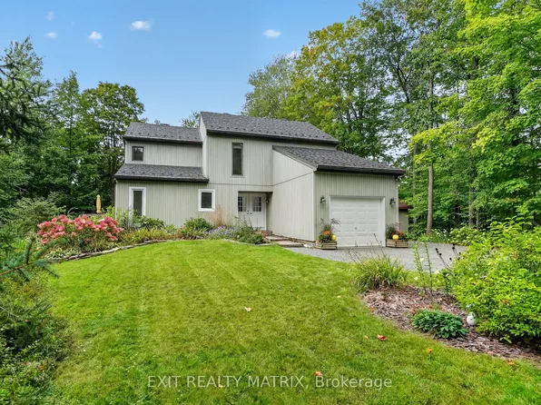 4510 Whispering Willow Dr, Ottawa, ON K4B 0K4
