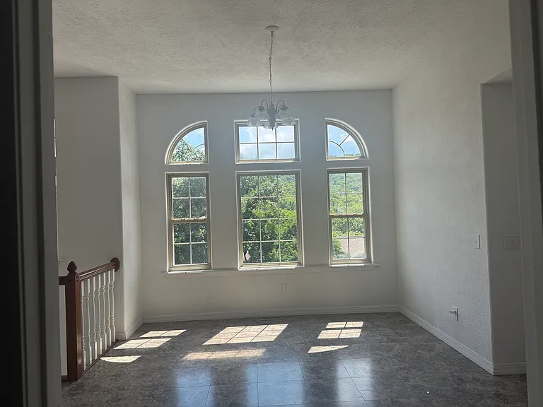 19 Oak Creek Cir — Photo 12