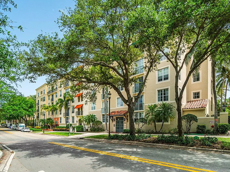 630 Sapodilla Ave #110 — Photo 25
