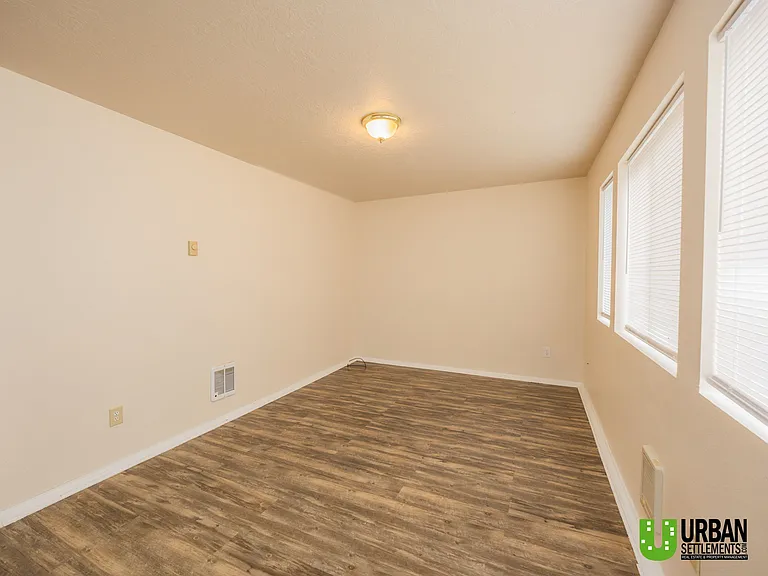 3216 E 29th Ave — Photo 3