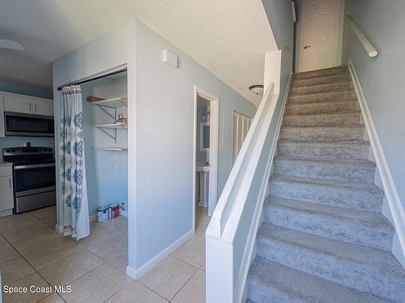 4th image of 3118 Manor Dr NE