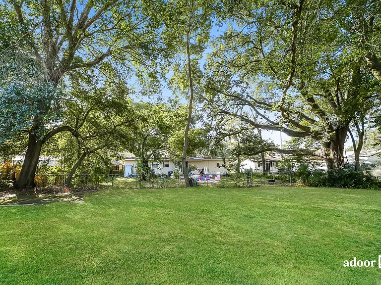 7426 Burlingame Dr S — Photo 16