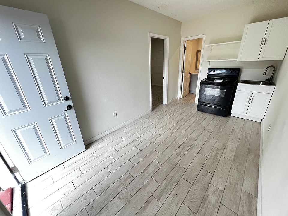 1st image of 2614 Quail Run Blvd N #B