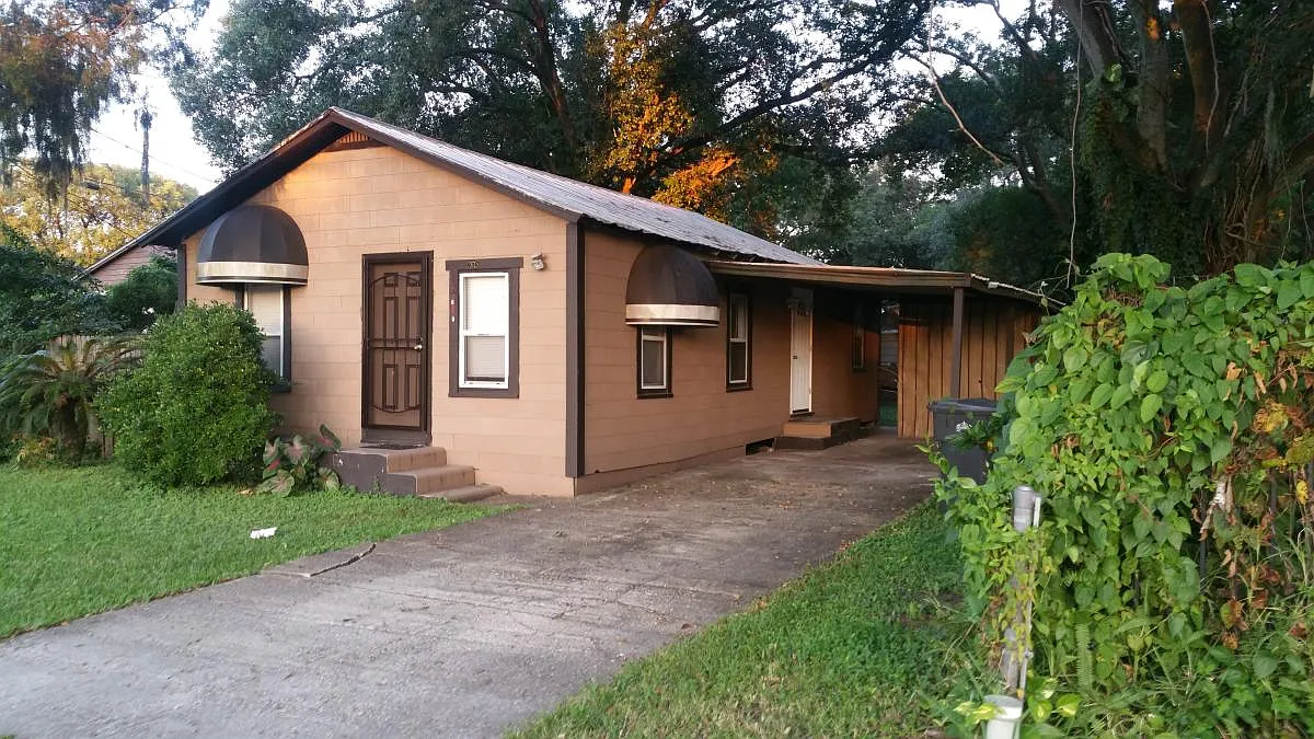 N Falkenburg Rd, Tampa — Photo 1