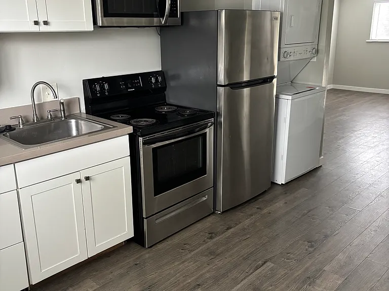 669 Gibbard Ave #B — Photo 1