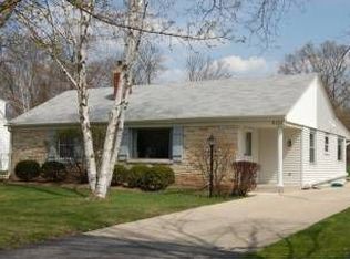 8124 N Santa Monica Blvd, Fox Pt, WI 53217