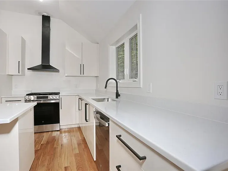 1097 Route 211 W — Photo 12