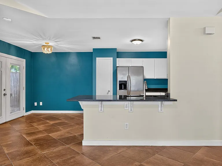 801 Kavanagh Dr — Photo 10