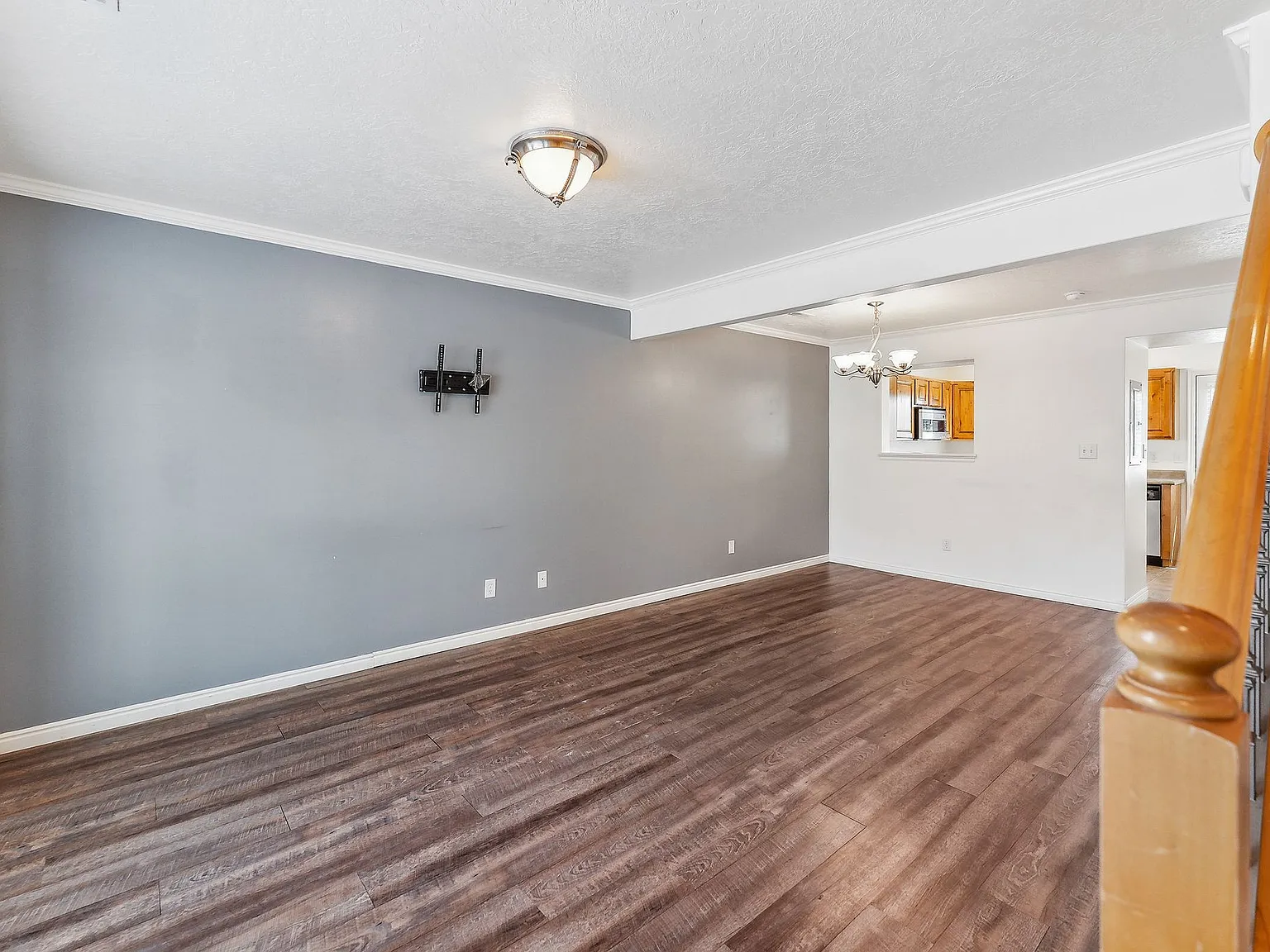 169 S Geneva Dr — Photo 4