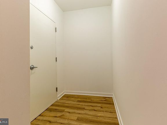 3rd image of 109 W Wildey St Unit 204