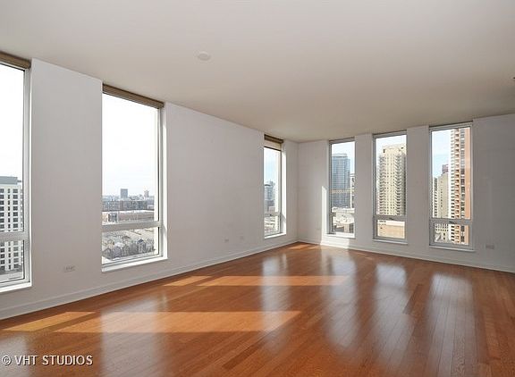 2nd image of 1250 S Michigan Ave APT 1909